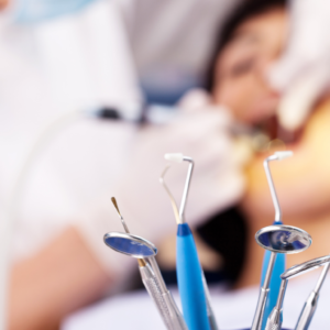 Bonding Toruń – szybki sposób na odświeżenie uśmiechu